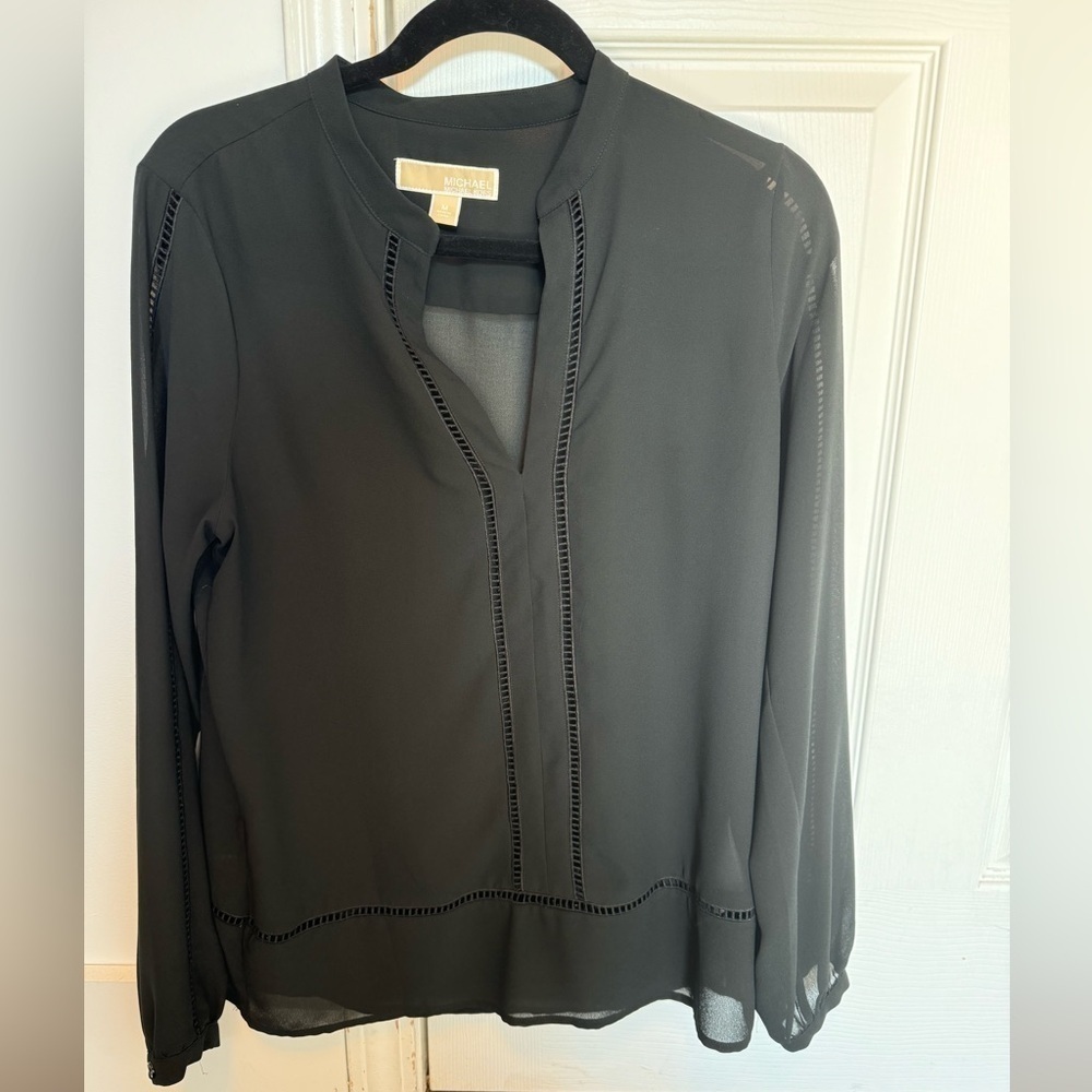 Michael Kors Black Vneck‎ pullover Tunic Sheer Blouse Eyelet Office Workwear M - Picture 3 of 14